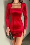 Kırmızı Yırtmaç Detaylı Kadife Mini Elbise (zck0587)