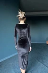 Siyah Yırtmaç Detaylı Kare Yaka Uzun Kollu Midi Boy Kadife Elbise (zck0605)