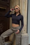 Kadın Antrasit Yarım Fermuarlı Model Kumaş Crop (ZCKSS156)